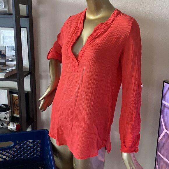 Melon red crinkle gauzy tunic top. Crew neck, pullover. Sleeve can button up 3/4 - Picture 9 of 12